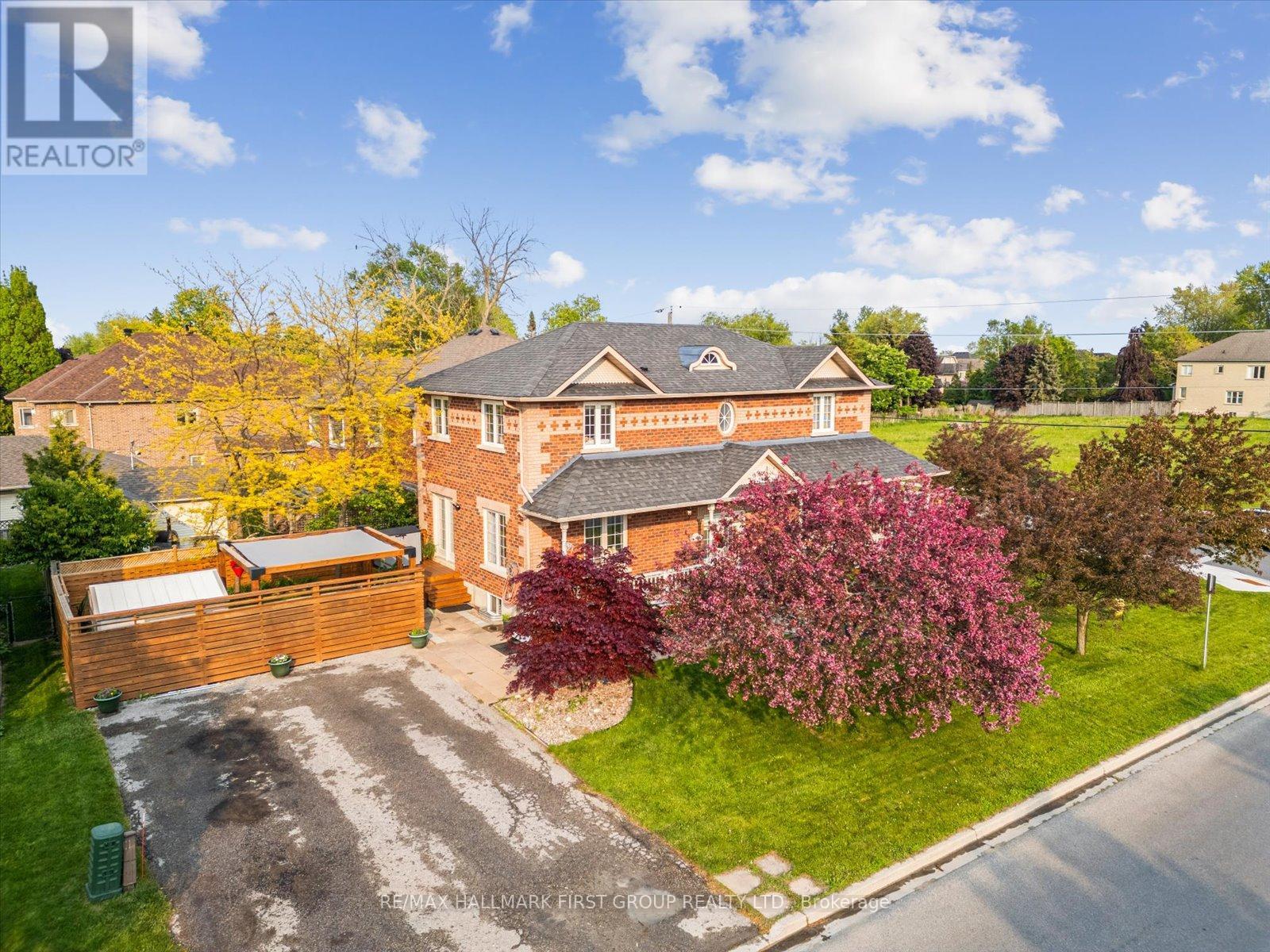 937 Pickering Beach Rd, Ajax, ON L1S 1G3