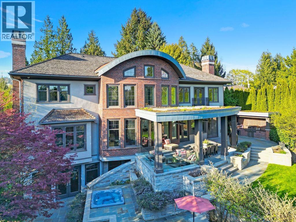 8112 Government Rd, Burnaby, BC V5A 2E2