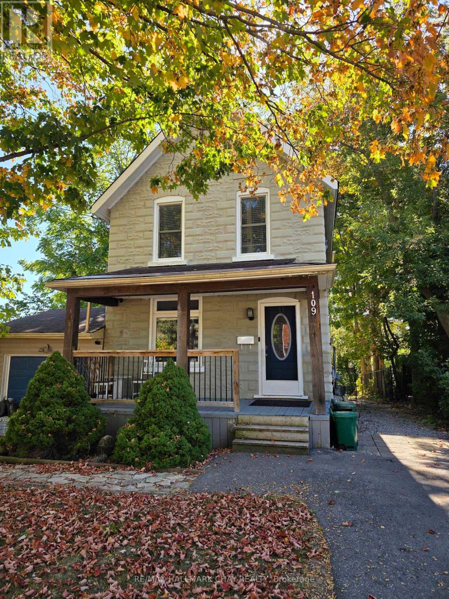 109 Borland St E, Orillia, ON L3V 2B8