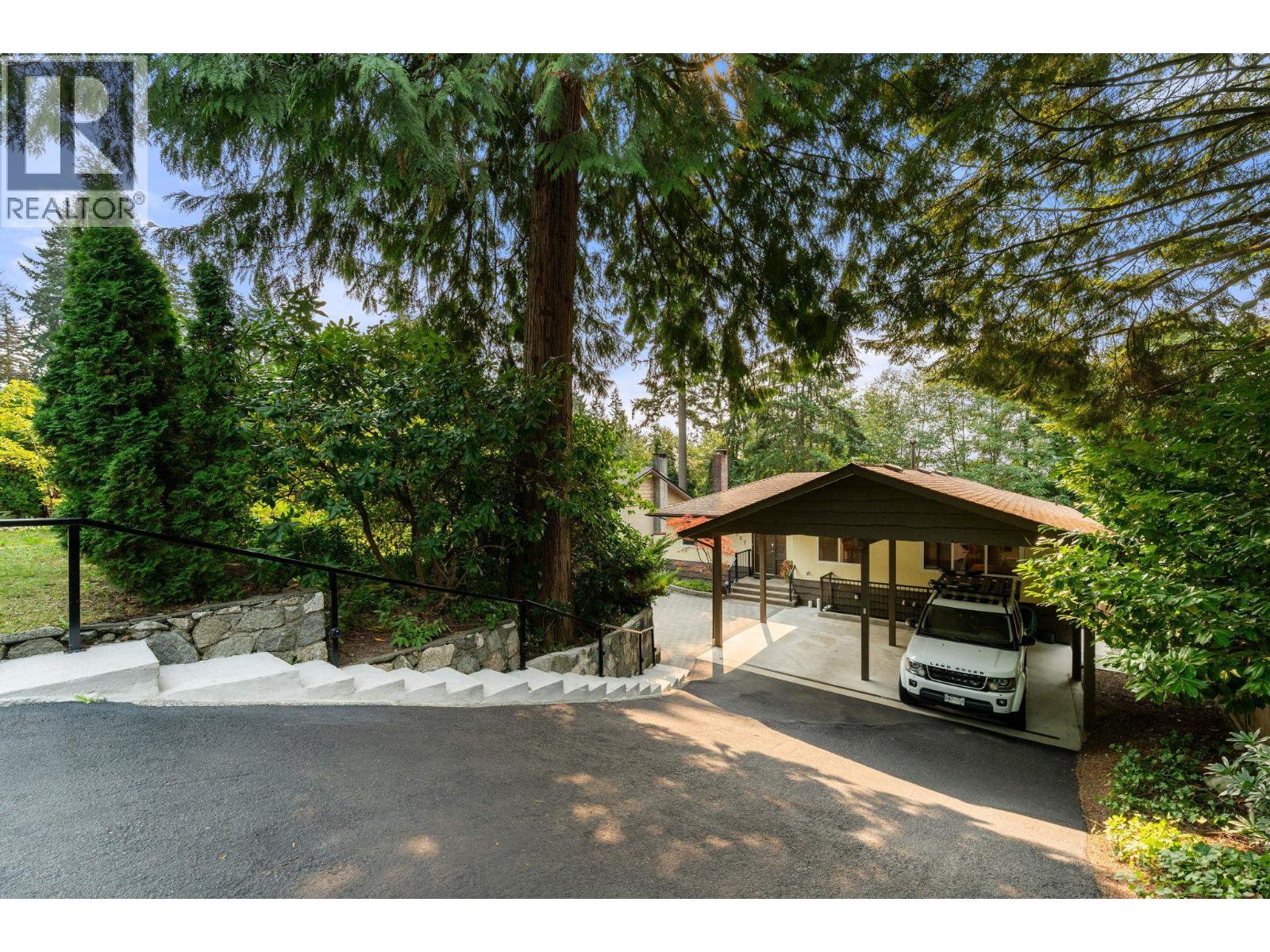 1967 Hyannis Dr, North Vancouver, BC V7H 2E5