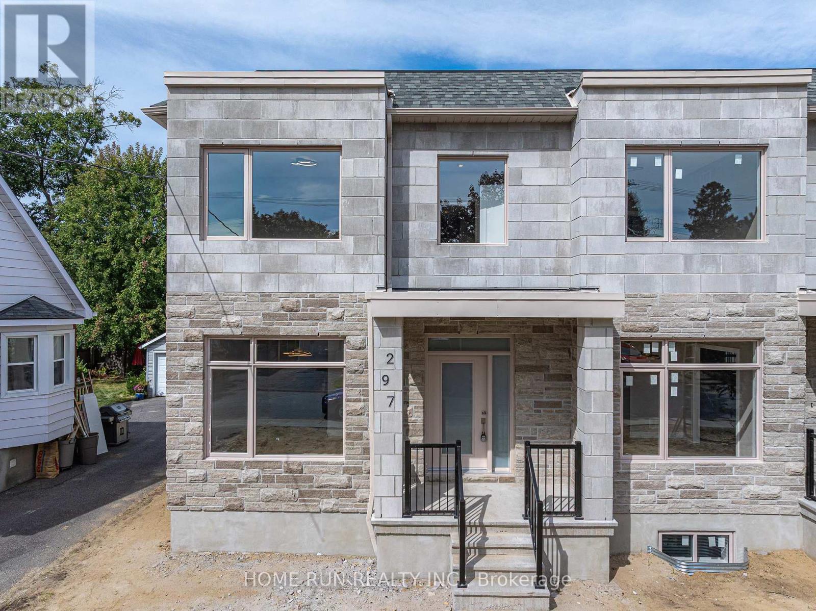 297 Dovercourt Ave, Ottawa, ON K1Z 7H4