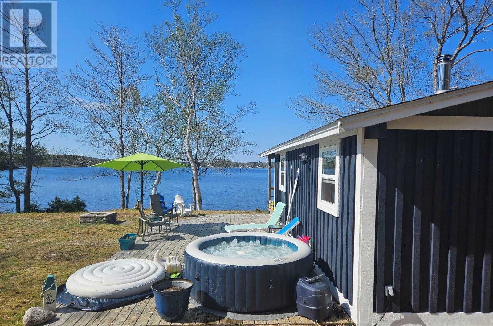 121 Dauphinee Rd, Mahone Bay, NS B0J 2E0