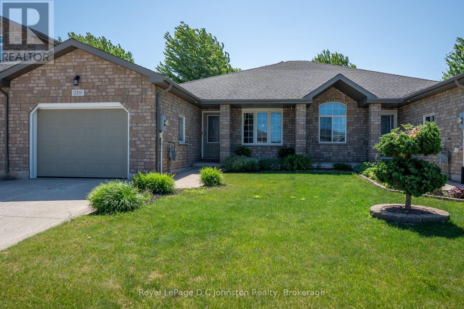 219 Stickel St, Saugeen Shores, ON N0H 2C1