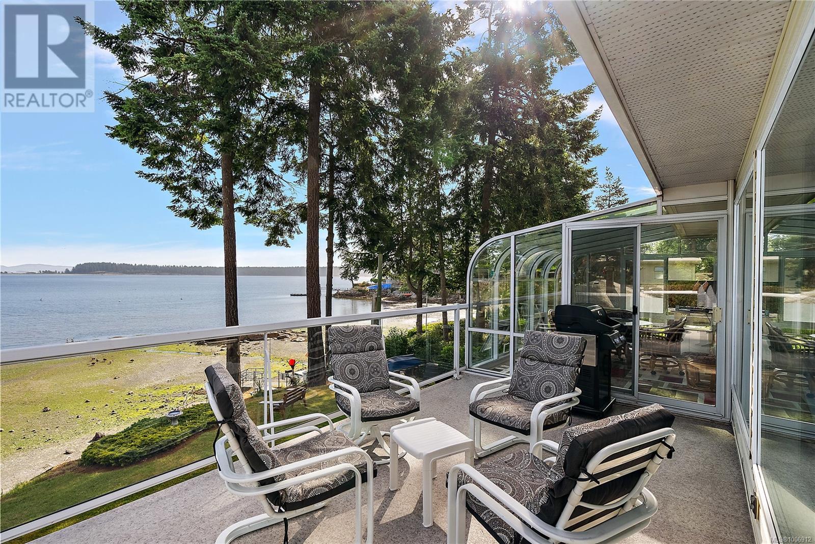 8001 Arthur Dr, Central Saanich, BC V8M 1V4