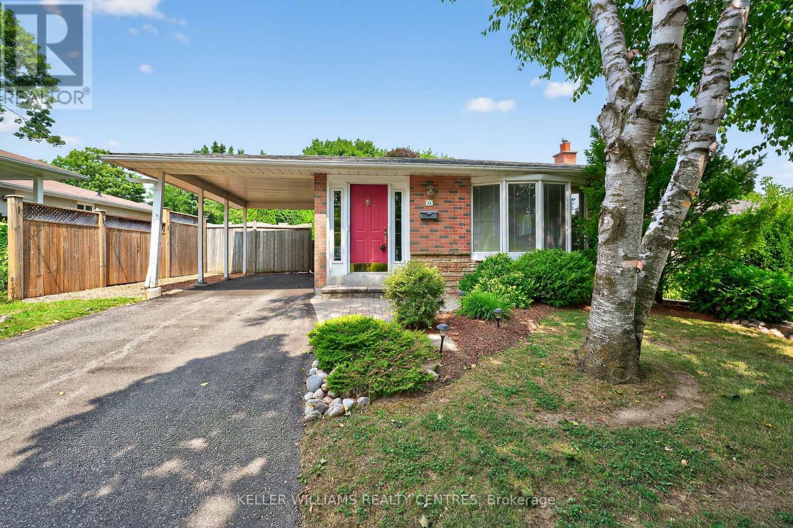 54 Devins Dr, Aurora, ON L4G 2Z1