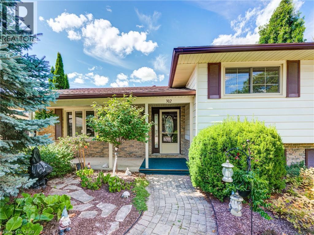 302 Borden Ct, Woodstock, ON N4S 8E4