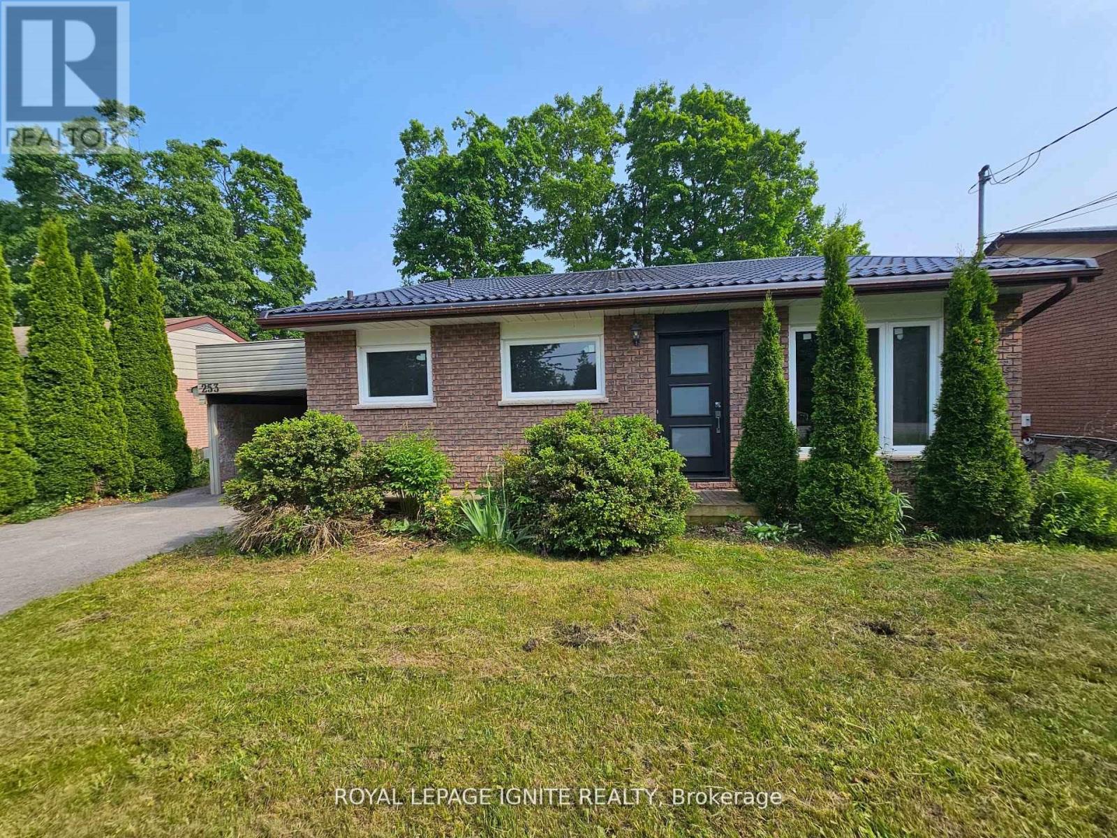 253 Woodland Dr N, Selwyn, ON K9L 1P2