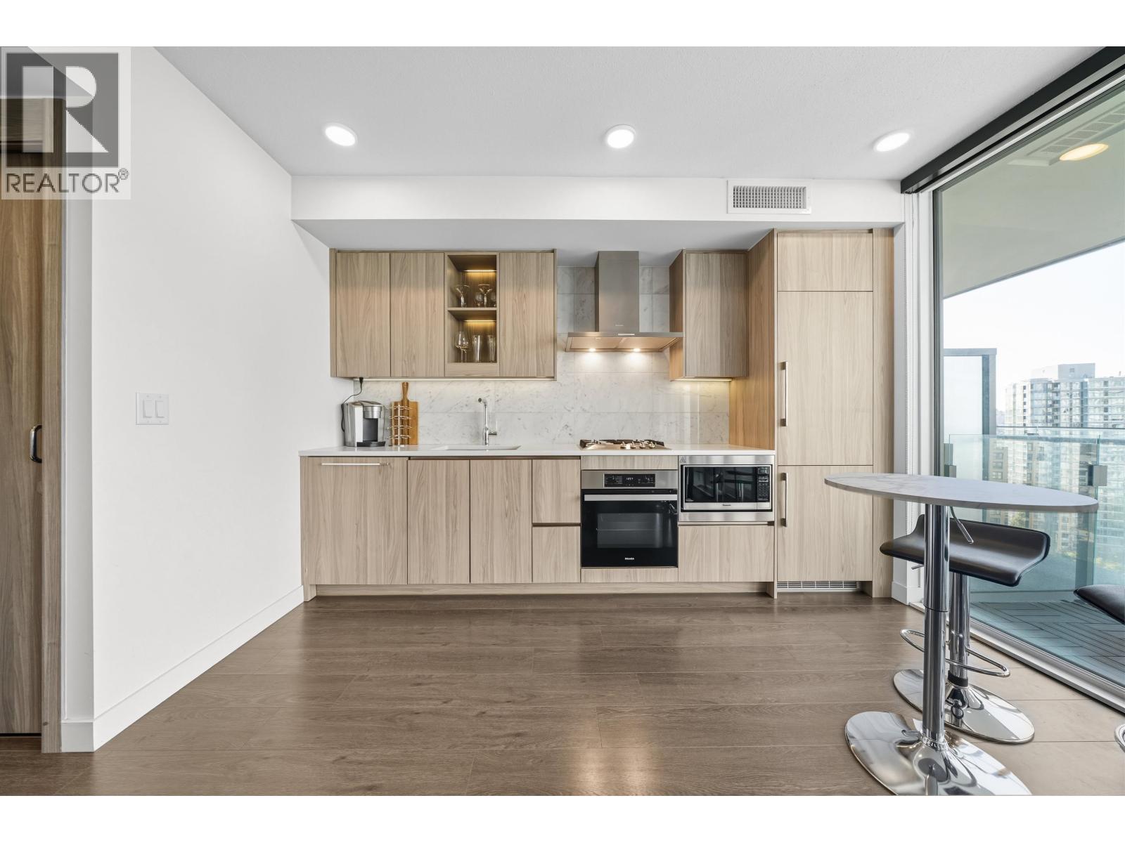 89 Nelson Street Unit 1804, Vancouver, BC V6Z 0E7