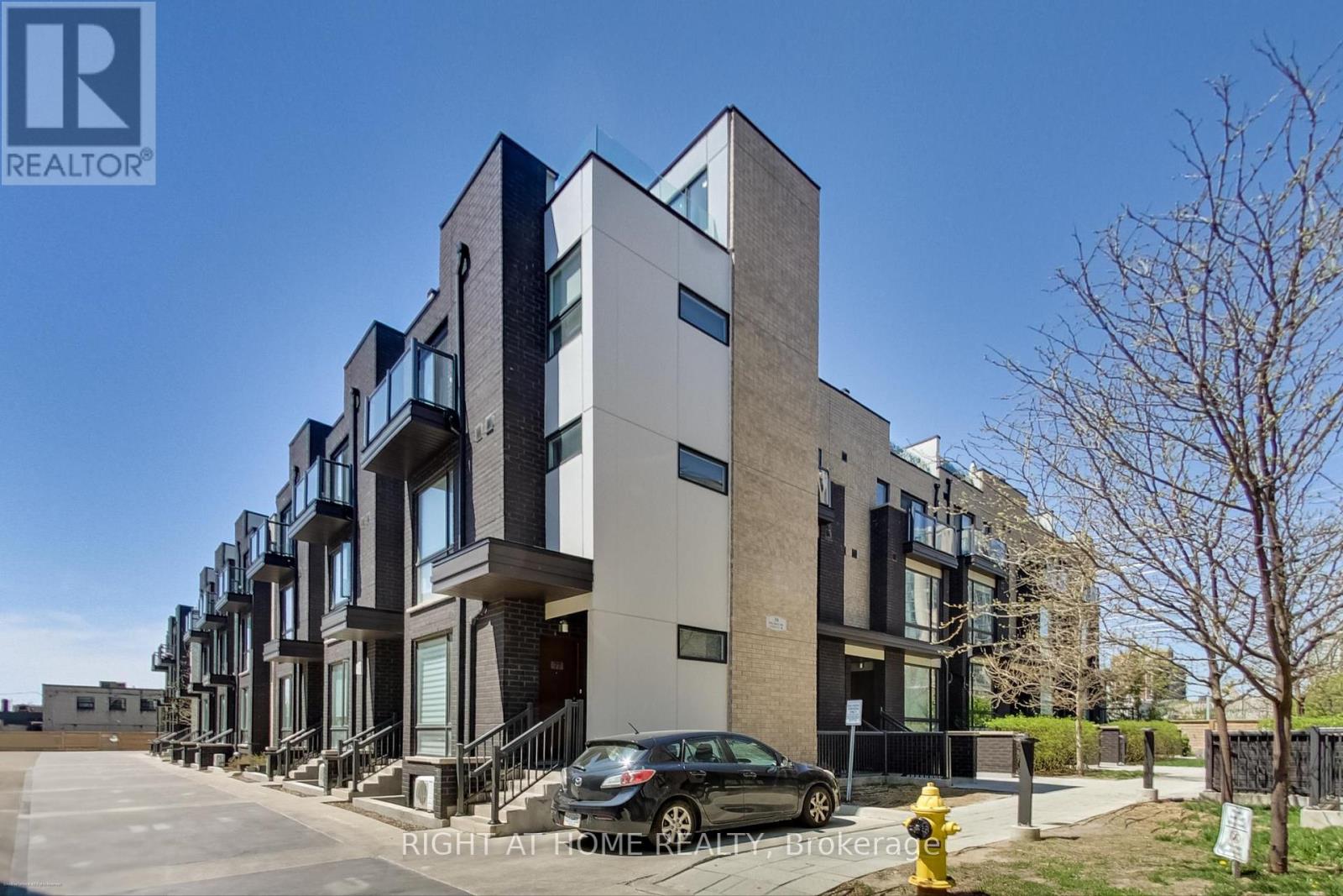 84 30 Fieldway Rd, Toronto, ON M8Z 0E3