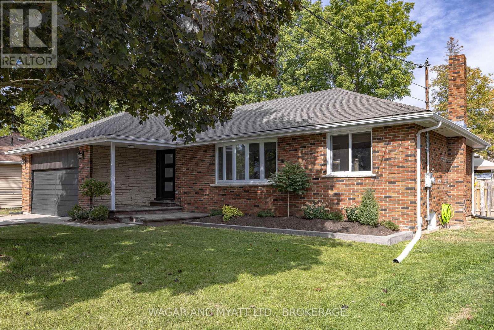 166 Green St, Deseronto, ON K0K 1X0