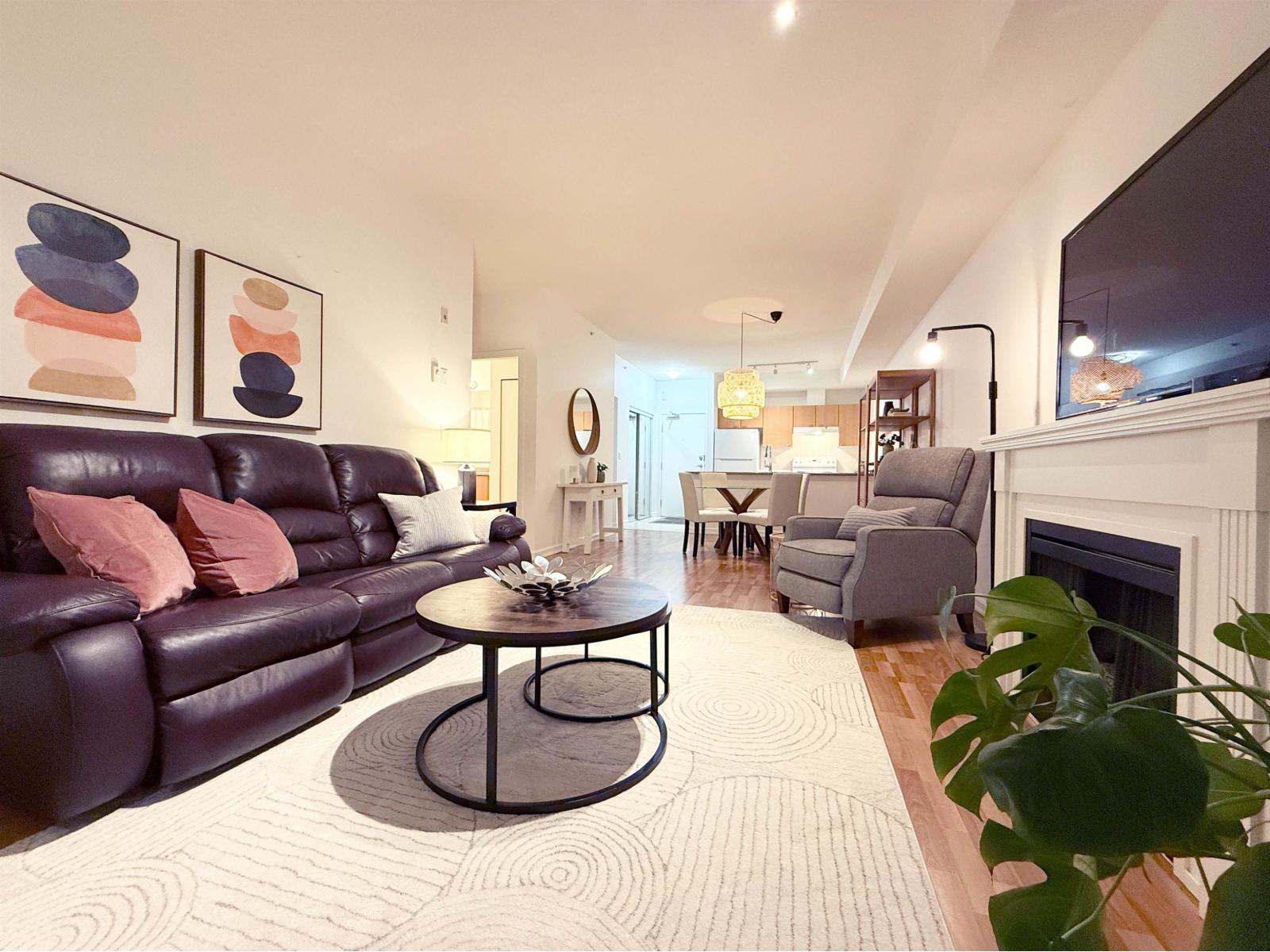 10088 148 Street Unit 403, Surrey, BC V3R 3M9