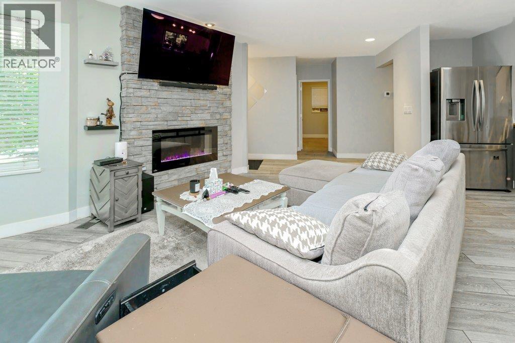 208 Street Unit 12060, Maple Ridge, BC V2X 4W8