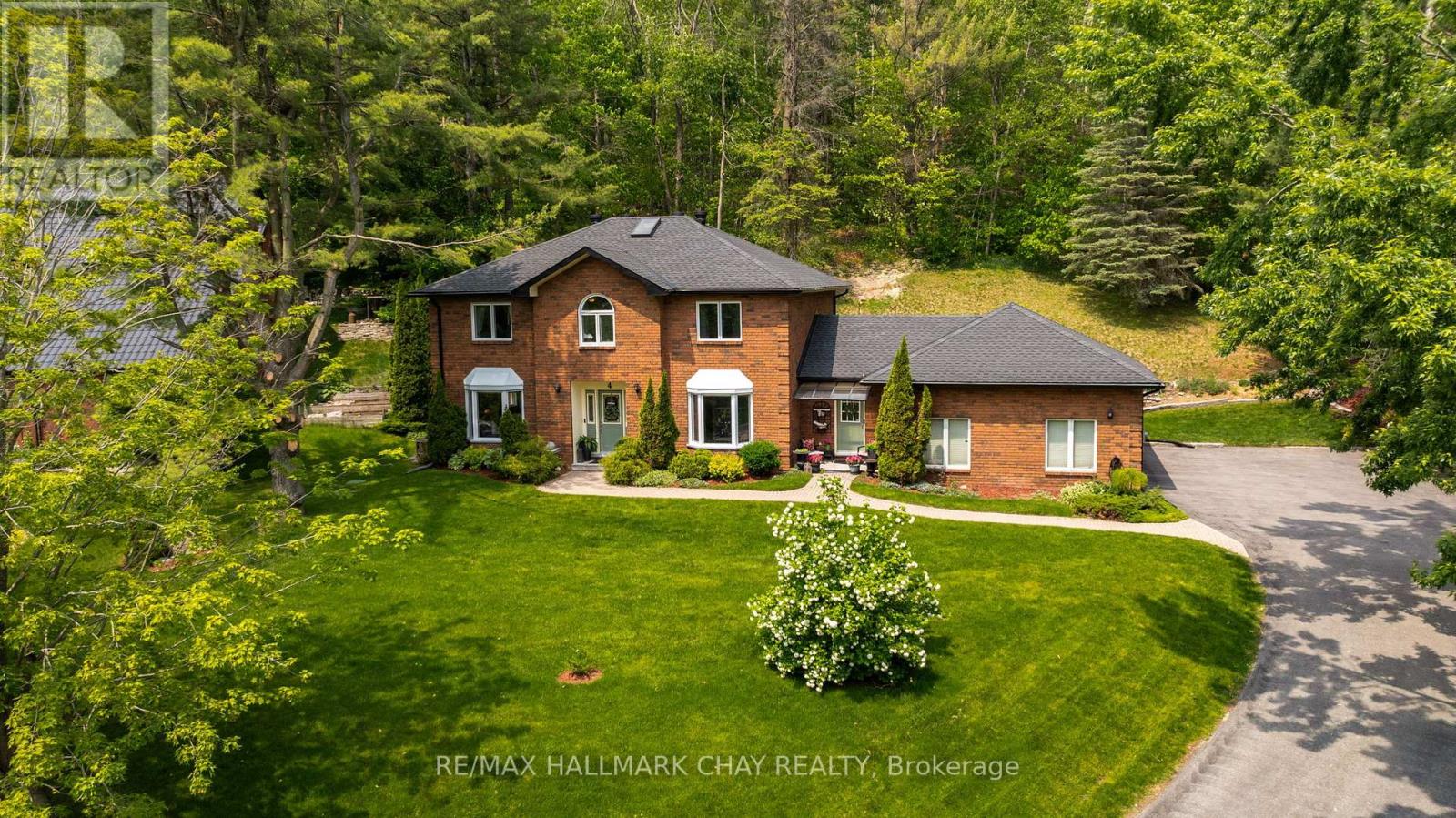 4 Idlewood Dr, Springwater, ON L0L 1X1