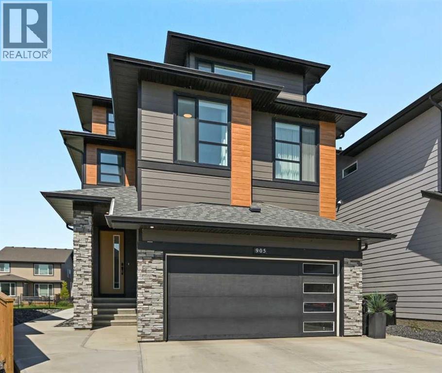 905 Cranbrook Gdns SE, Calgary, AB T3M 3L3