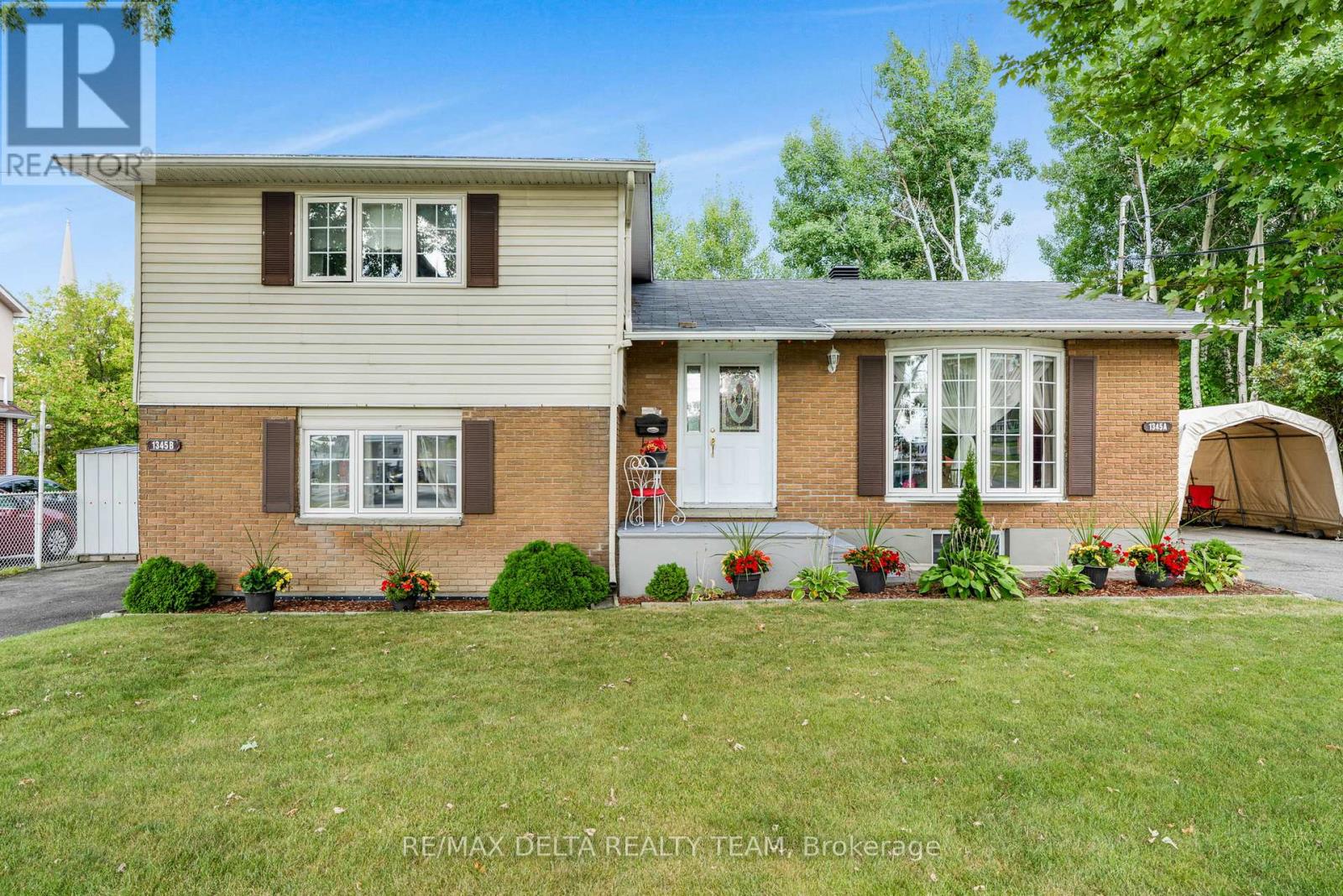 1345 Belcourt Blvd, Ottawa, ON K1C 1L8