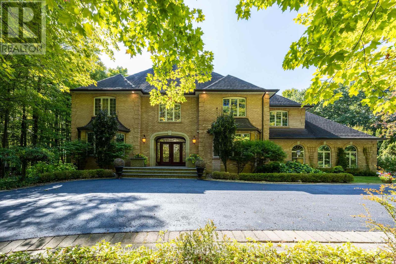226 Forest Ridge Rd, Richmond Hill, ON L4E 3L8