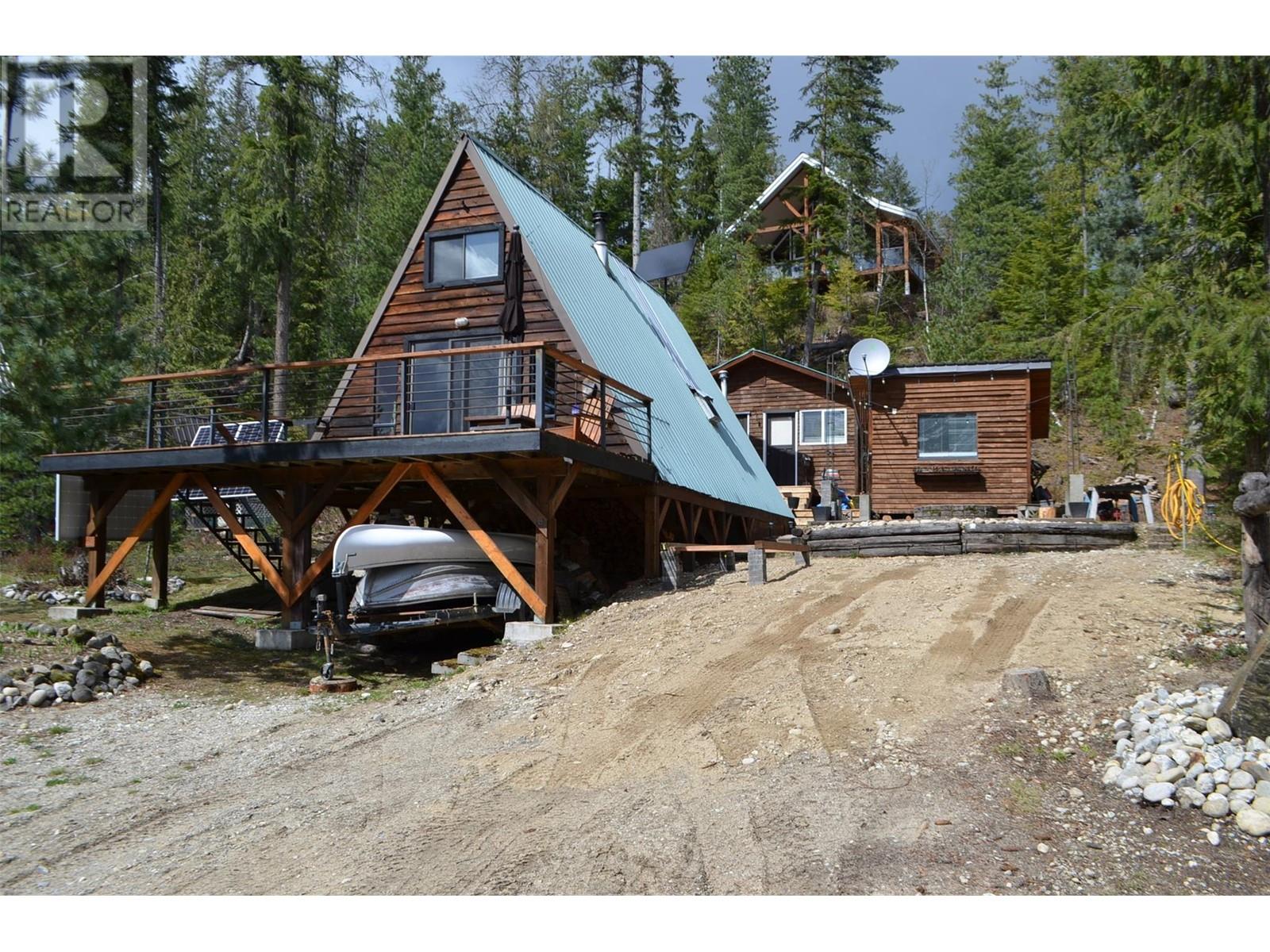 8800 Seymour Arm Main Road Unit 15, Seymour Arm, BC V0E 1M0
