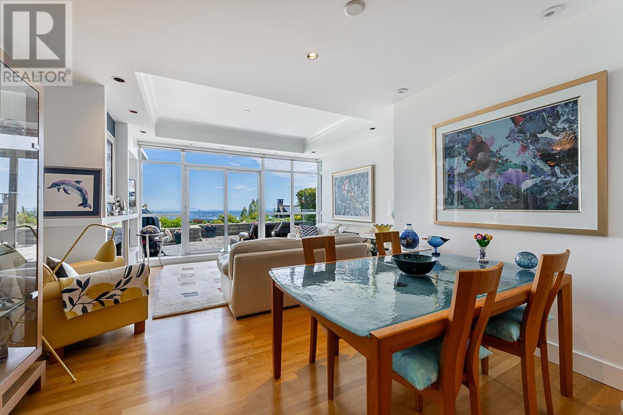 2210 Chippendale Road Unit 103, West Vancouver, BC V7S 3J4