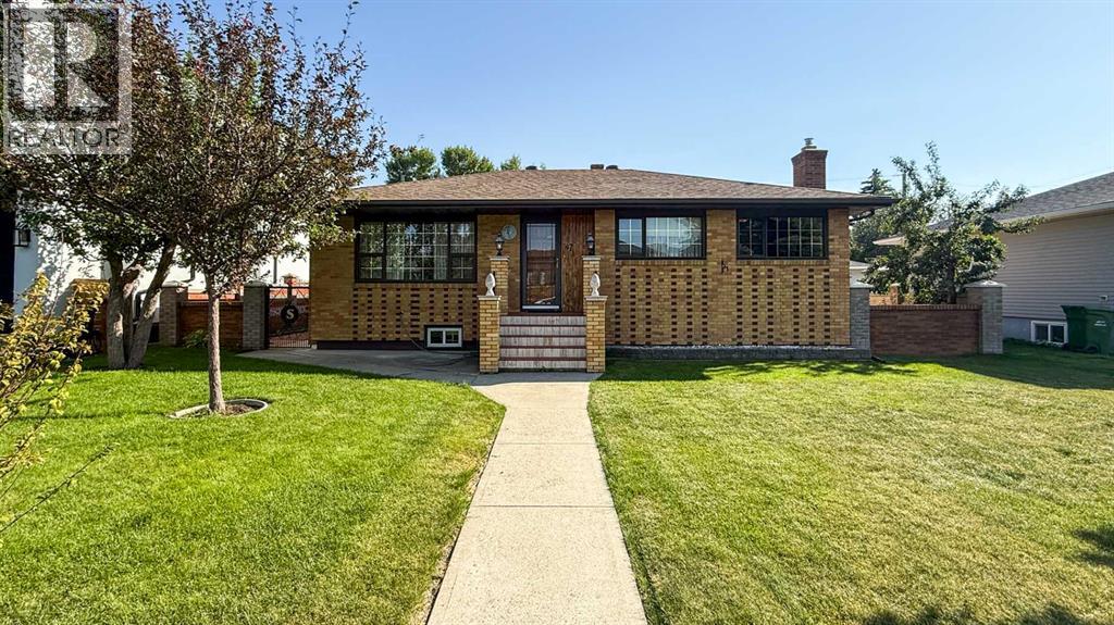 47 Montrose Cres NE, Calgary, AB T2E 5P3