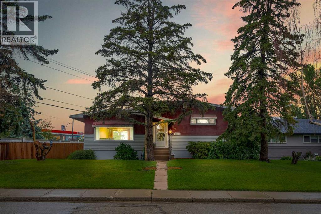 35 Avenue Sw Unit 3740, Calgary, AB T3E 1A5