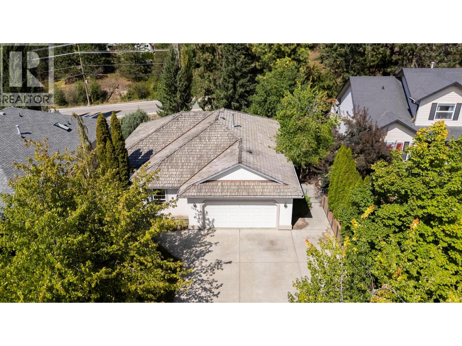 2098 Sunview Dr, West Kelowna, BC V1Z 3P9
