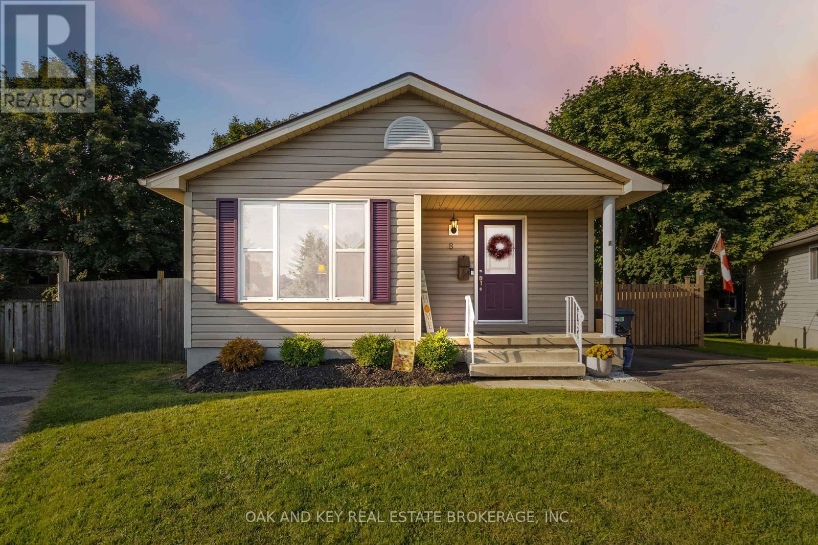 8 Grace Ct, Aylmer, ON N5H 3G6