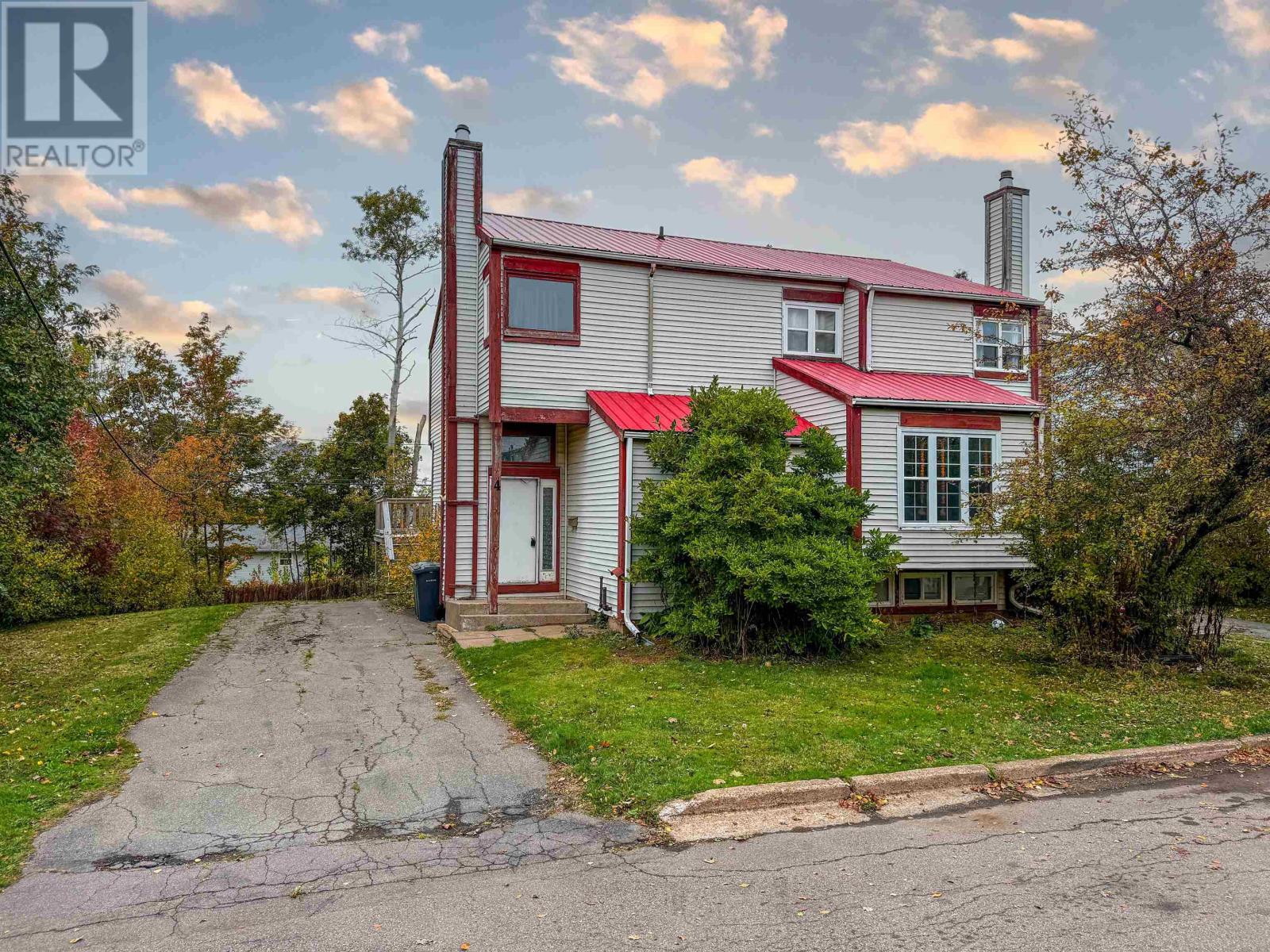 4 Hutchinson Ct, Charlottetown, PE C1A 9H7