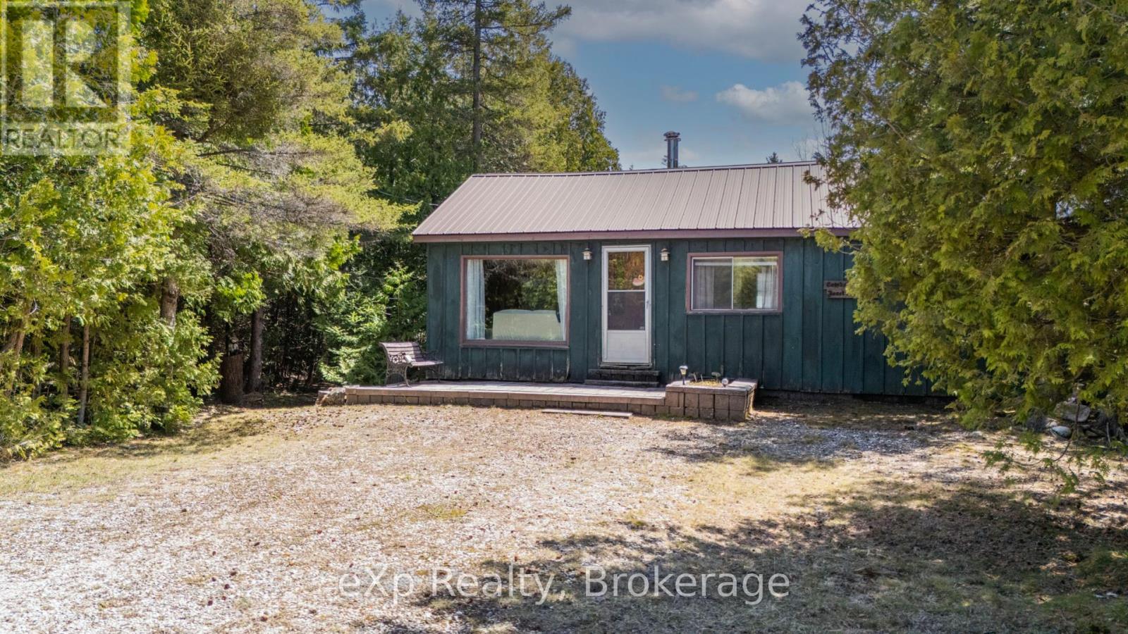 45 Baywatch Dr, Northern Bruce Peninsula, ON N0H 2T0