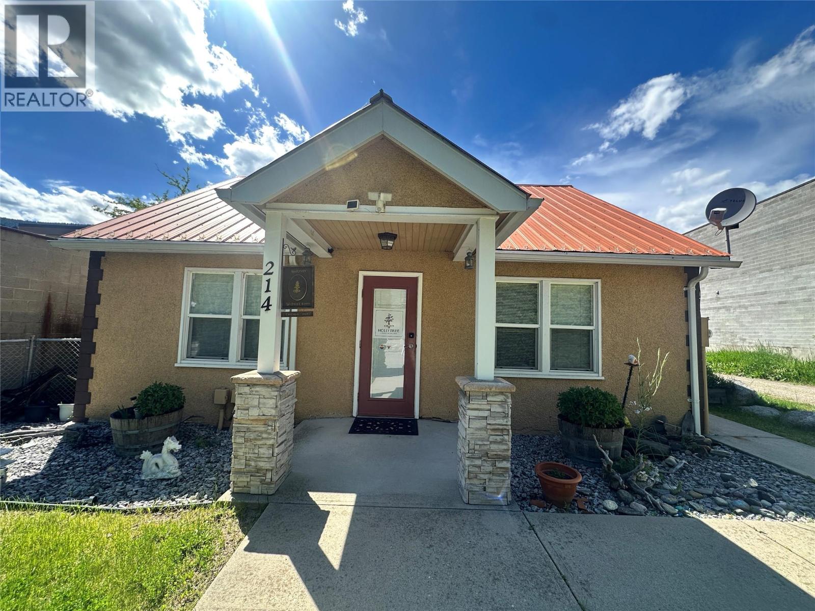 214 11 Avenue, Castlegar, BC V1N 1J2