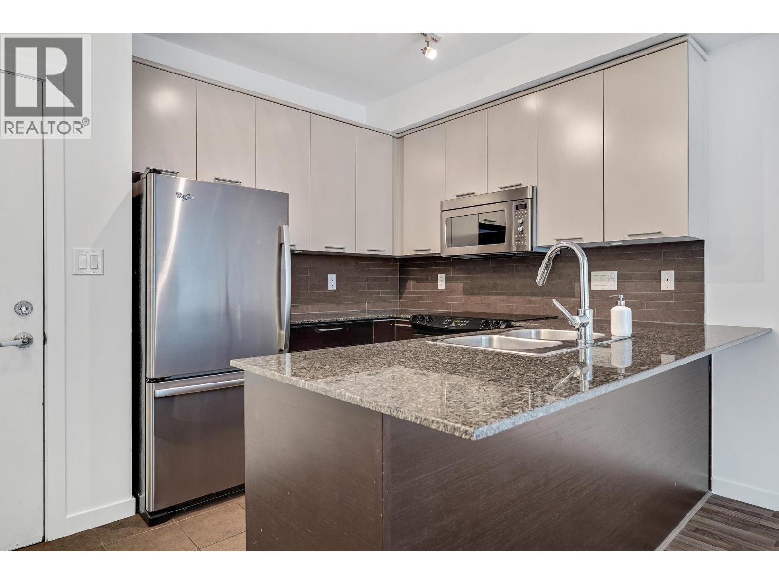2478 Welcher Avenue Unit 203, Port Coquitlam, BC V3C 0A6