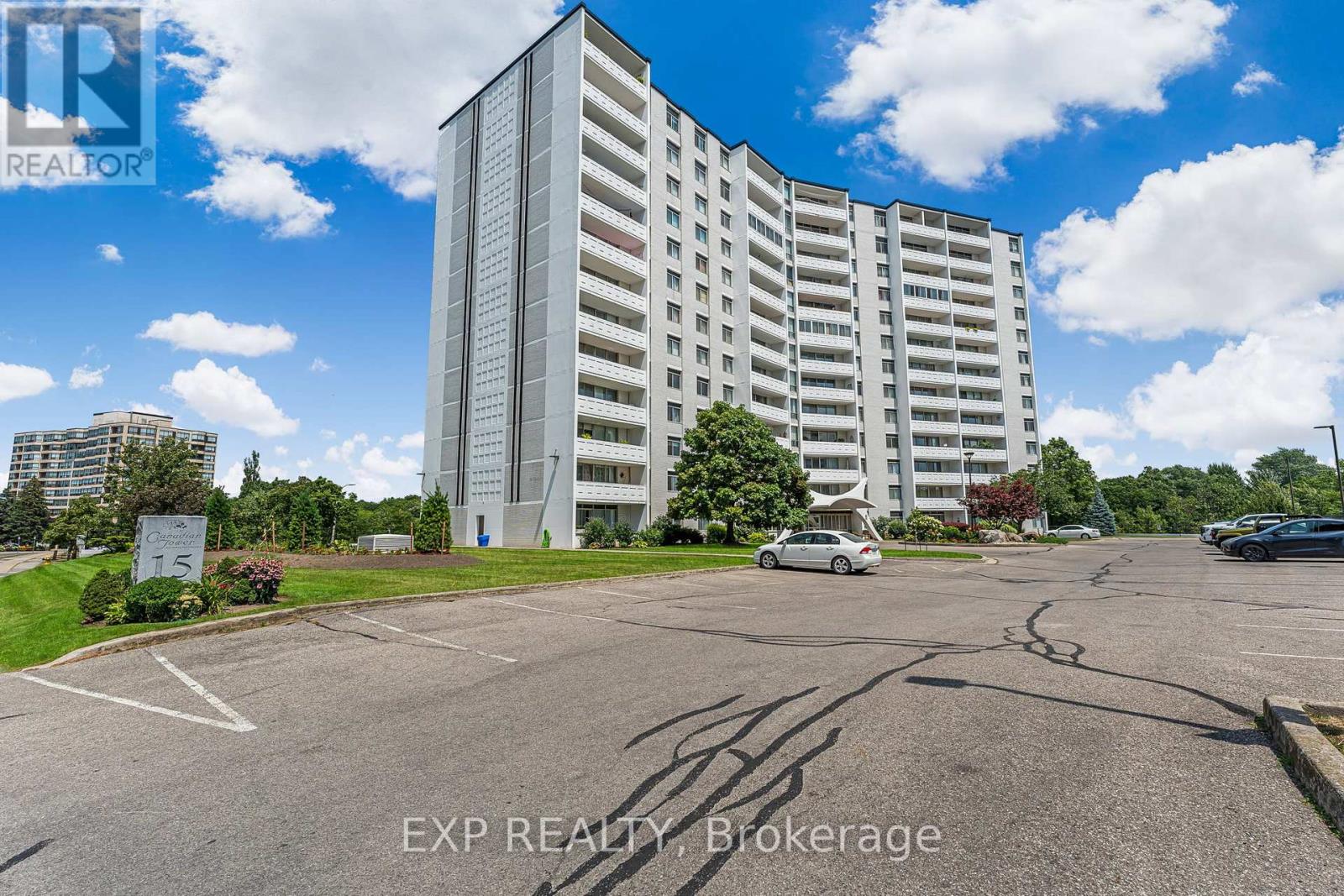 509 15 Towering Heights Blvd, St. Catharines, ON L2T 3G7
