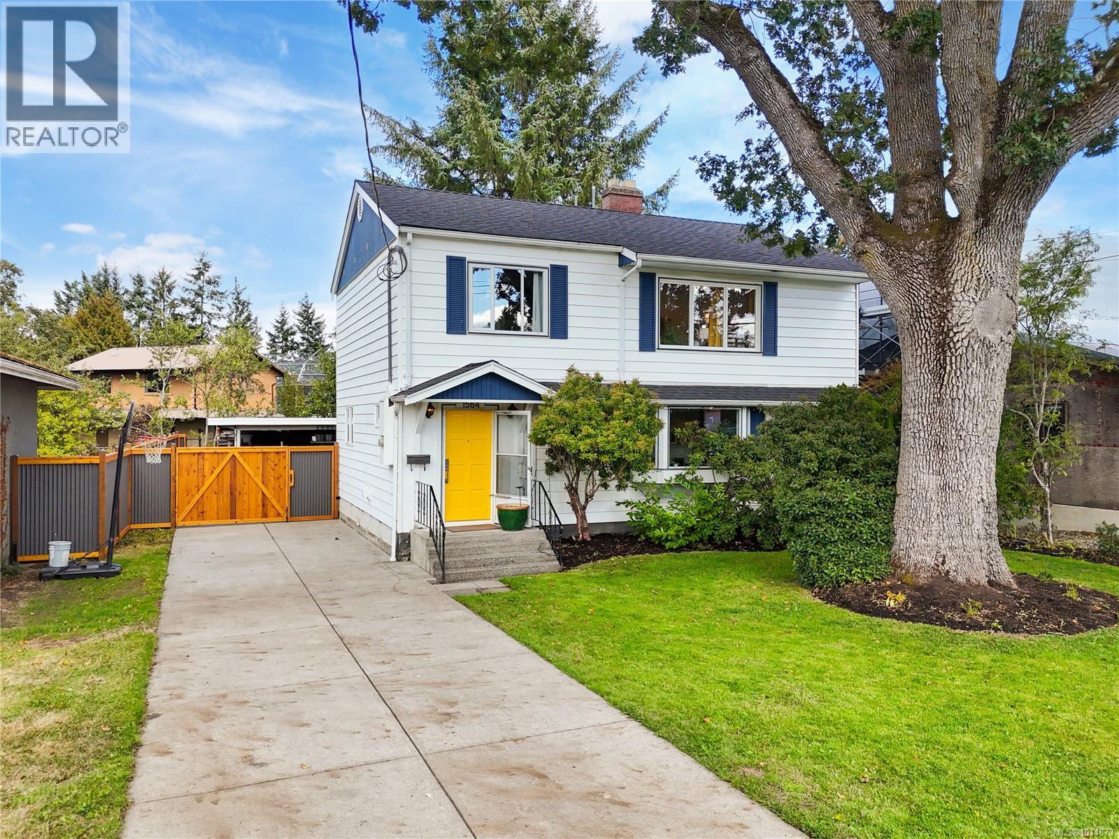 1564 San Juan Ave, Saanich, BC V8N 2L5