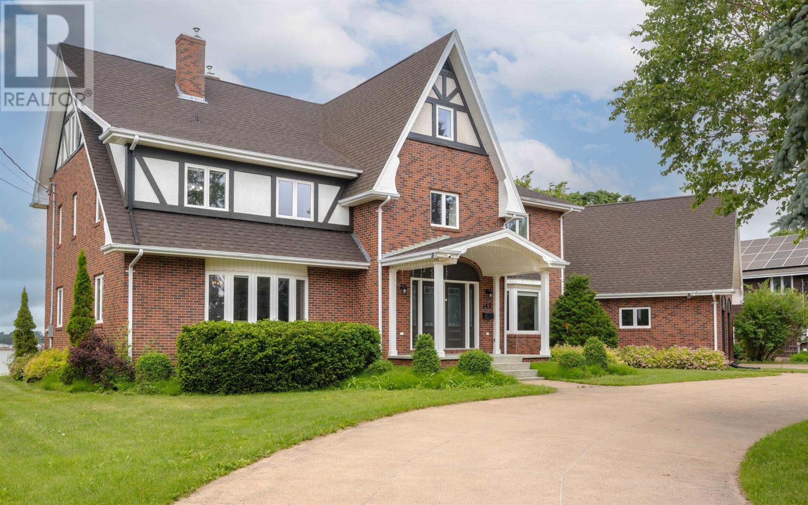 145 Queen Elizabeth Dr, Charlottetown, PE C1A 3B2