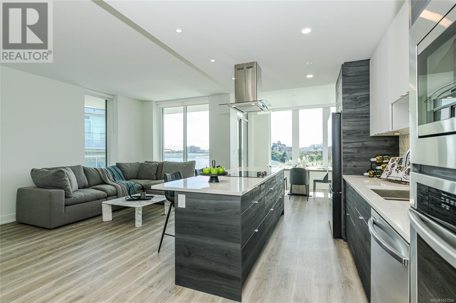 1628 Store St Unit 822 St, Victoria, BC V8W 0H1