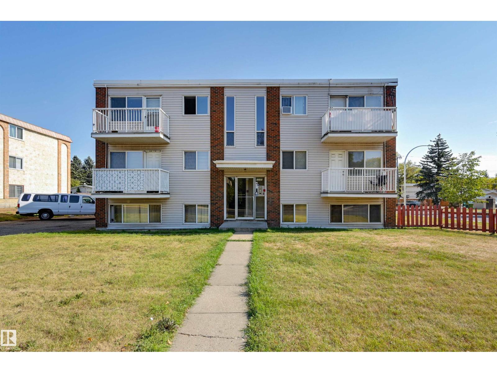 82 St Nw Unit 12107, Edmonton, AB T5B 2W8
