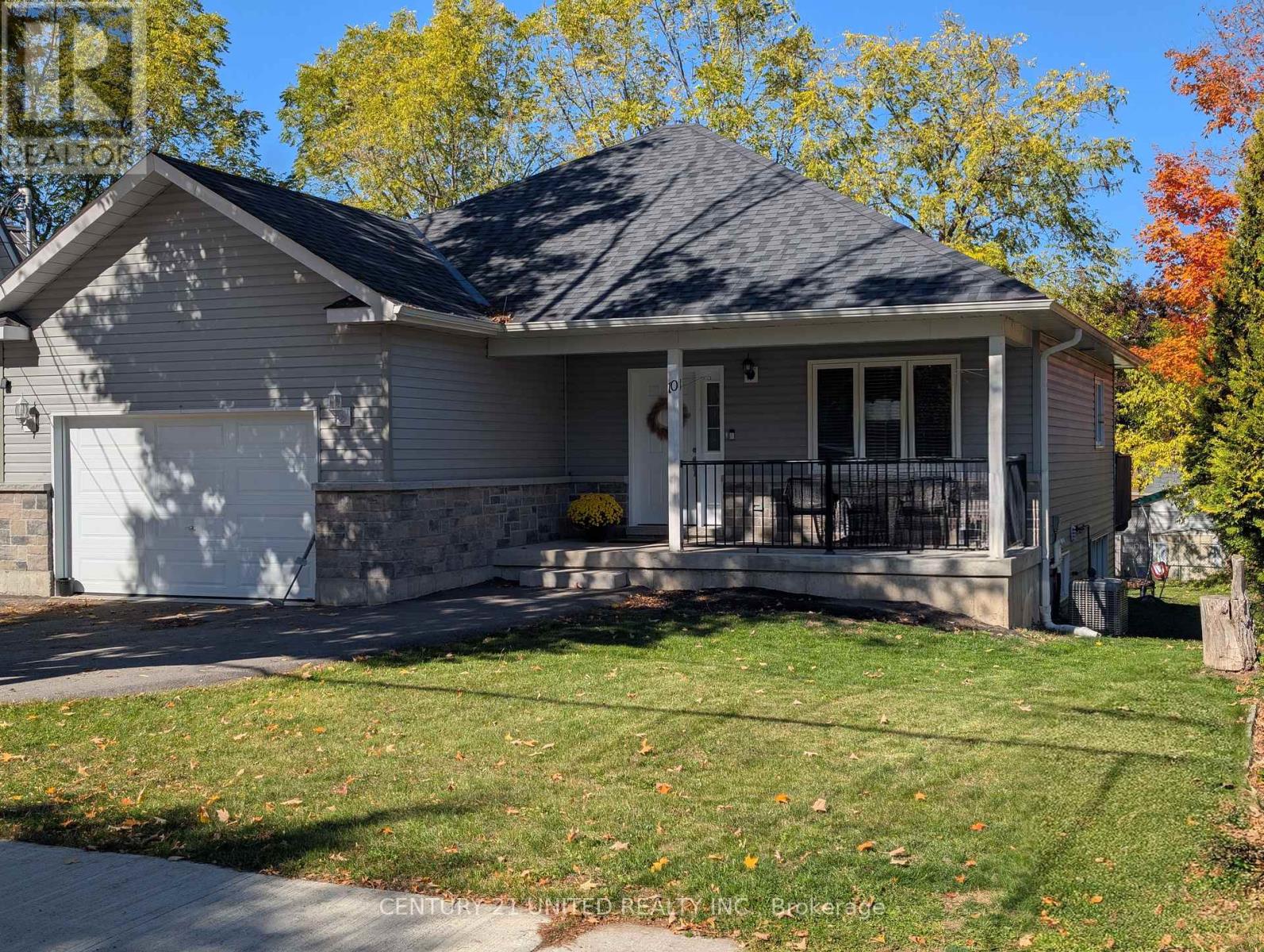 10 William St, Selwyn, ON K0L 2H0