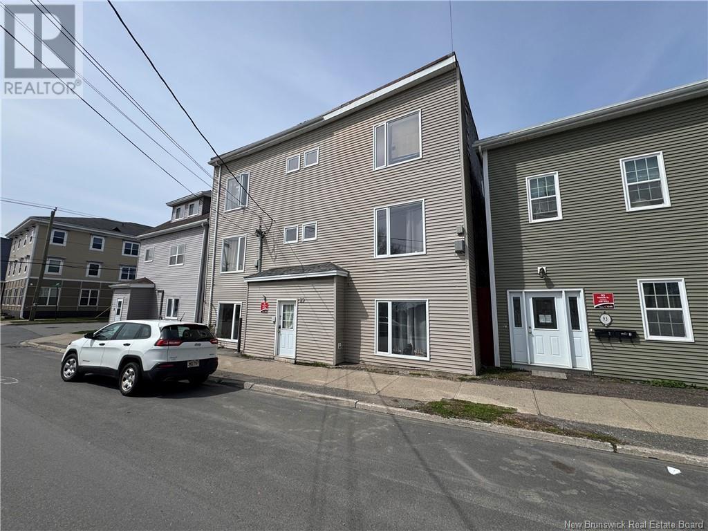 89 Adelaide St, Saint John, NB E2K 1W6