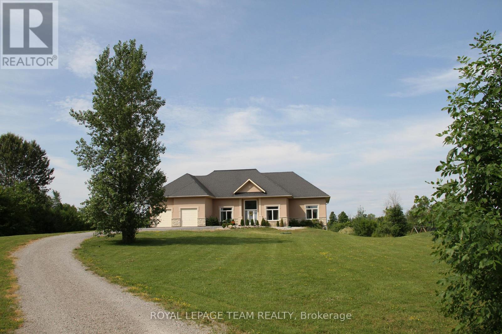 195 Stonewood Dr, Beckwith, ON K7C 3P2