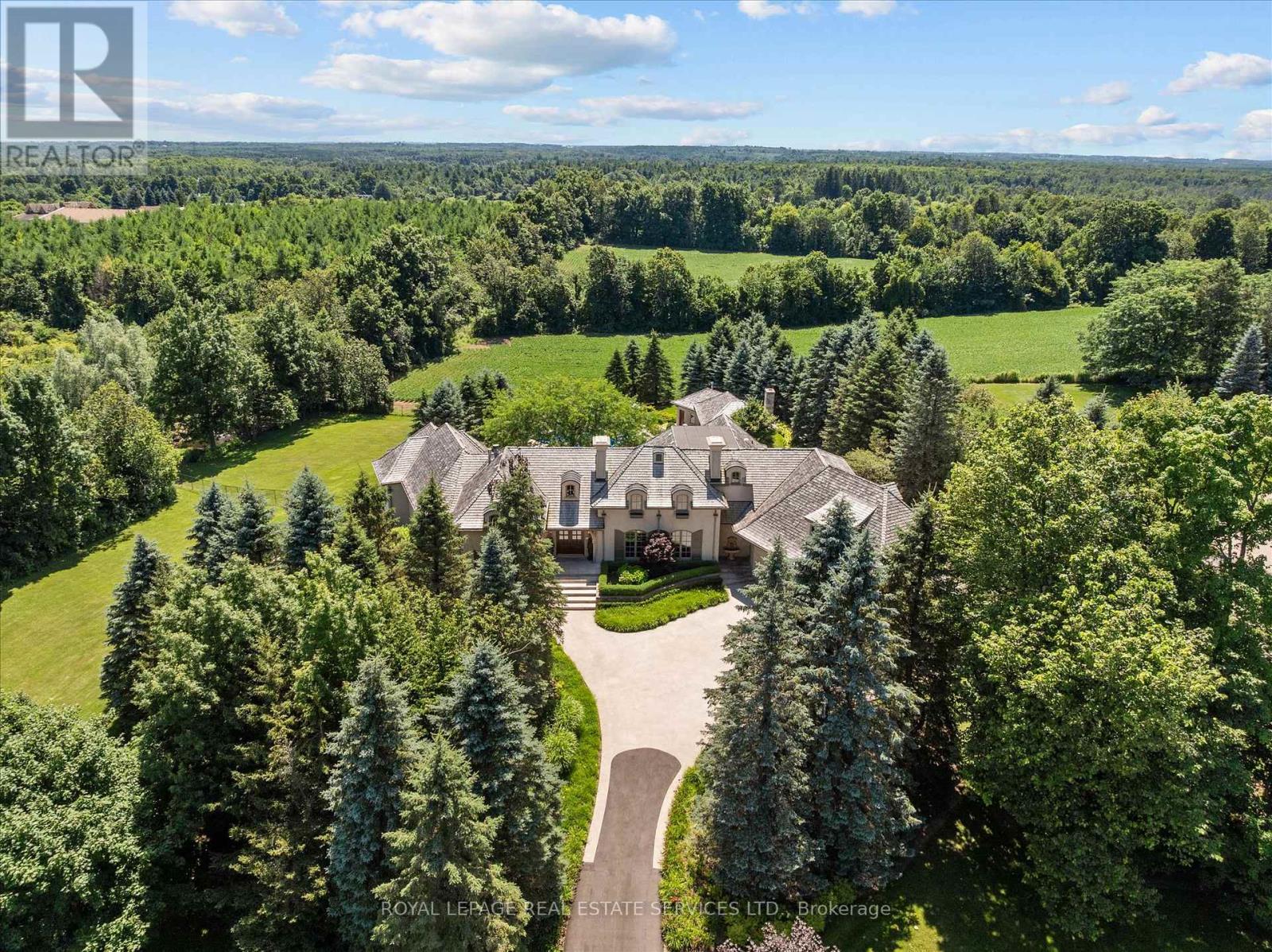 10090 Pineview Trl, Milton, ON L0P 1B0