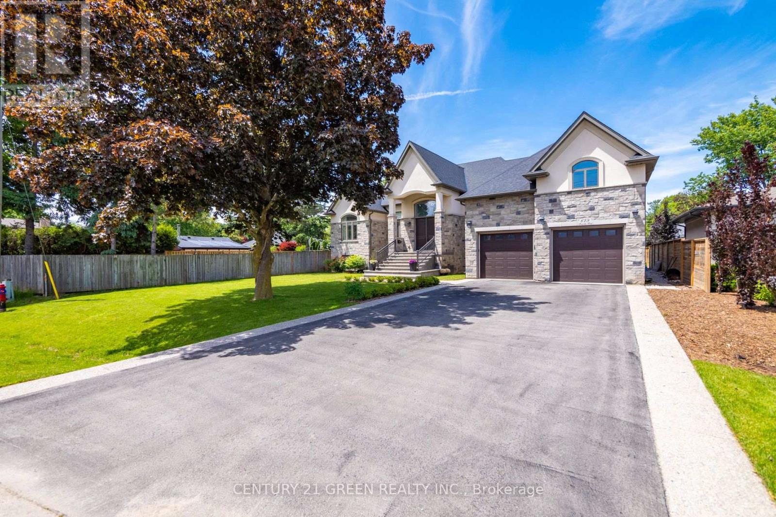 679 Hiawatha Blvd, Hamilton Ancaster, ON L9G 3A6