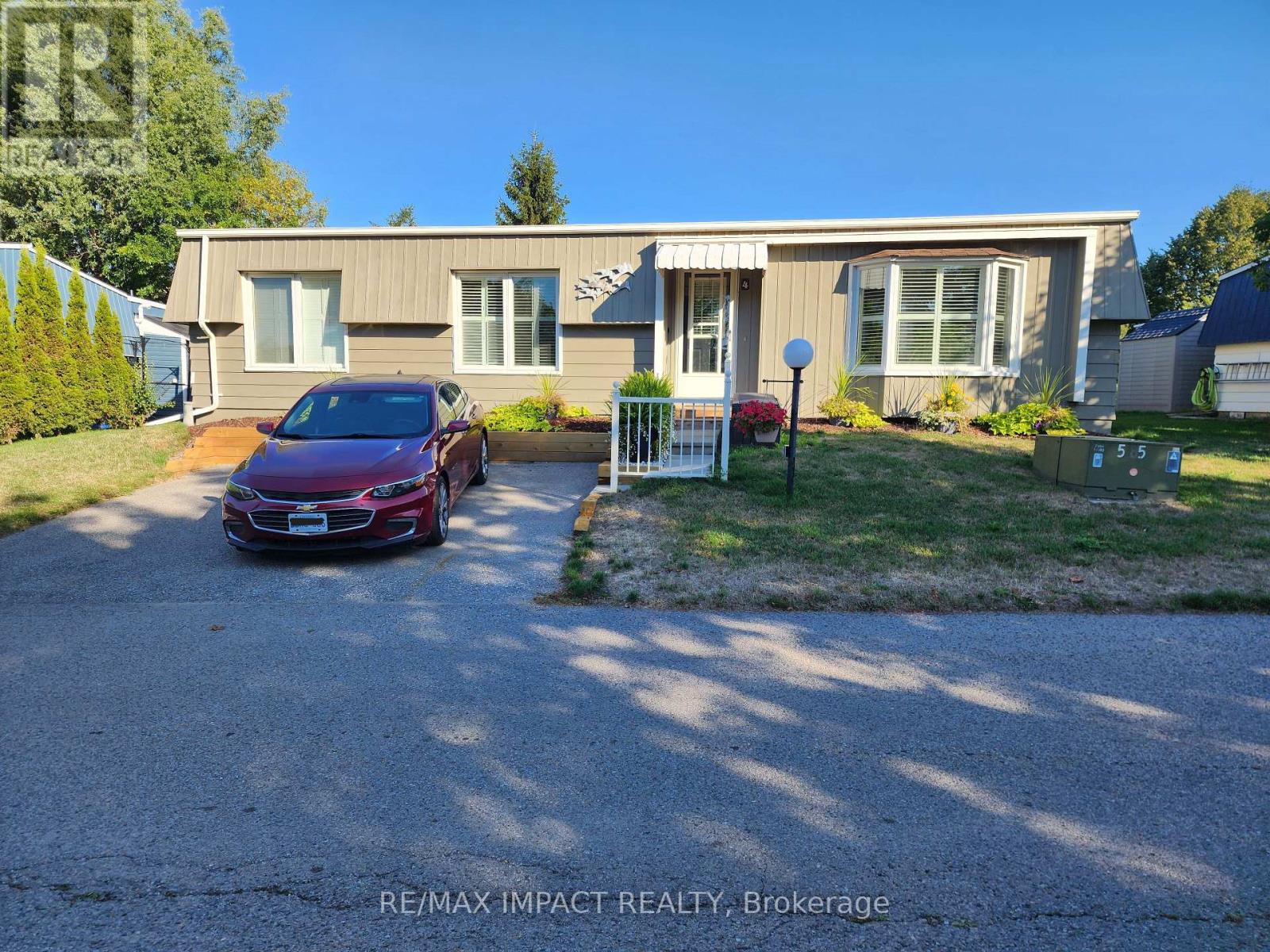 4 Champlain Ct, Clarington, ON L1B 1A5
