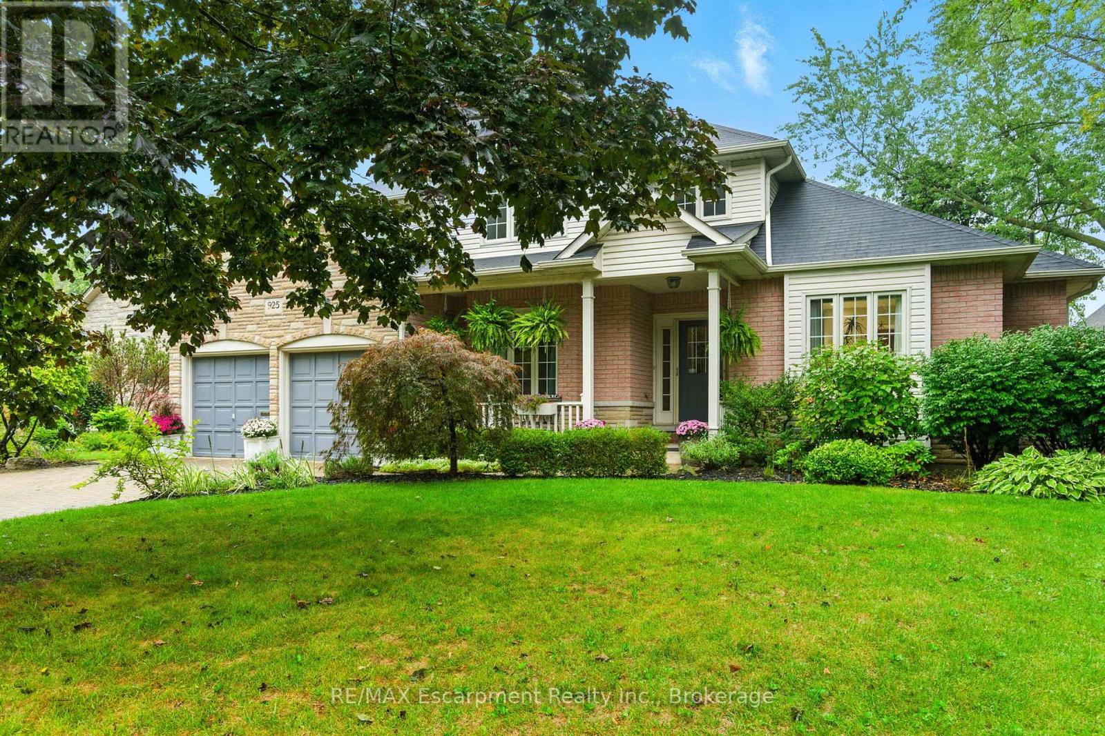 925 Halsham Ct, Mississauga, ON L5J 4T9