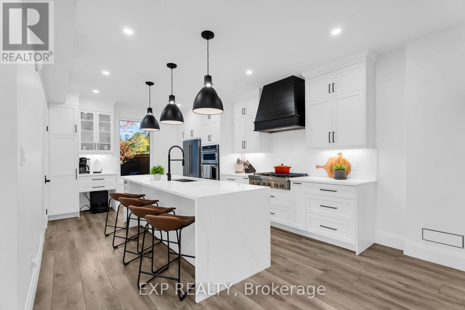 28 Elliott St, Cambridge, ON N1R 2J2