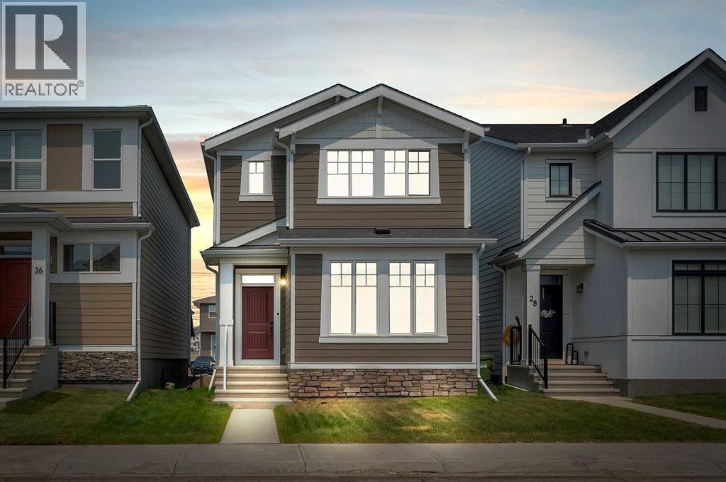 32 Rowmont Common NW, Calgary, AB T3L 0L3