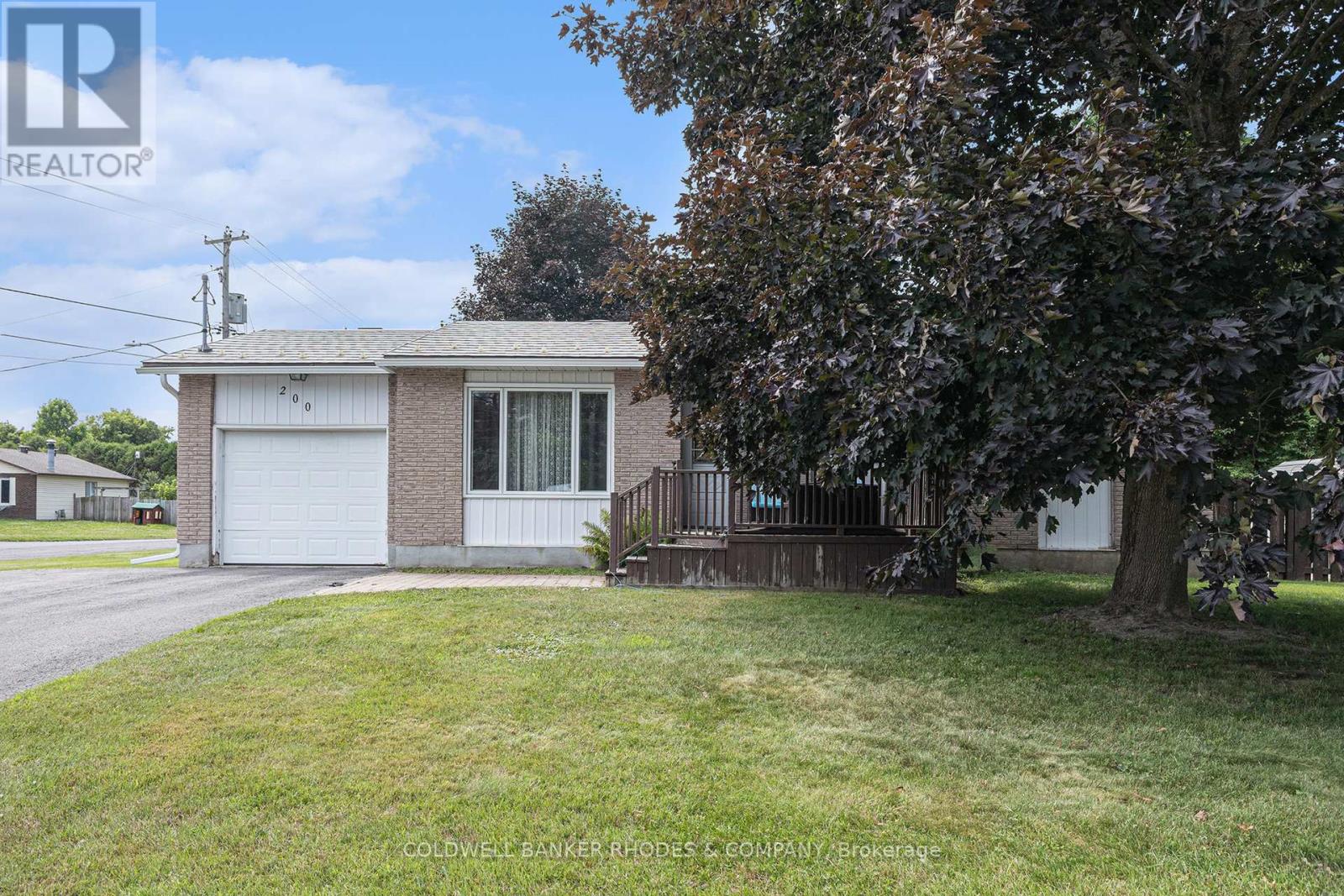 200 Grace Ave, Russell, ON K4R 1B4