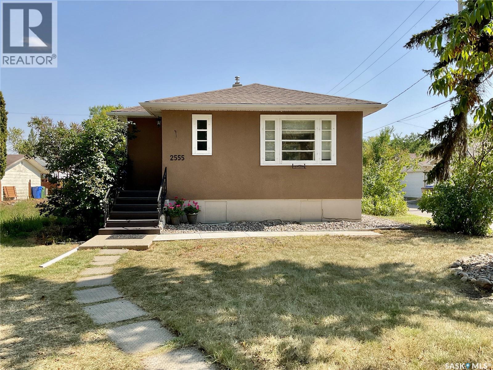 2555 Elliott St, Regina, SK S4N 3H6