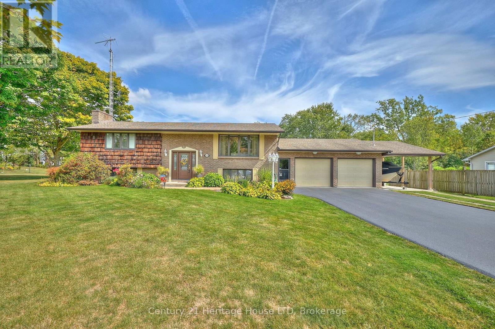 544 Rose Hill Rd, Fort Erie, ON L2A 5M4