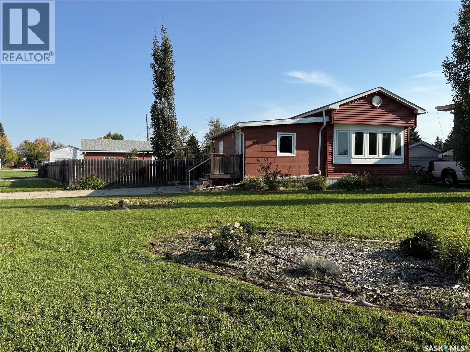 702 4 Avenue West, Melville, SK S0A 2P0