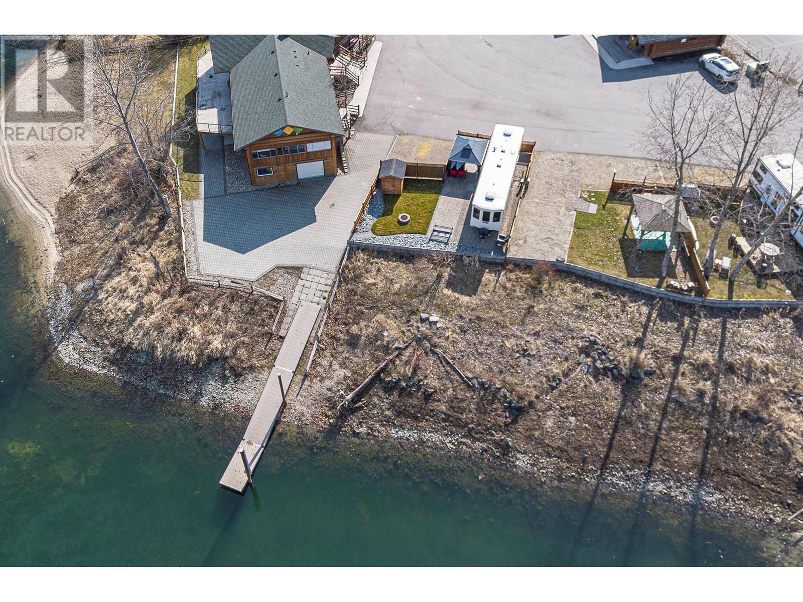 2 Clubhouse Ln, Lee Creek, BC V0E 1M4