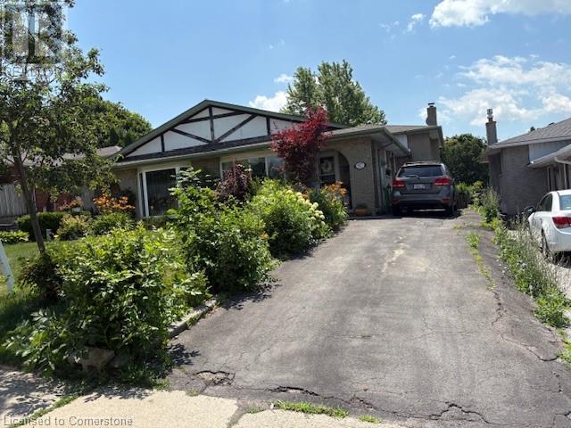 97 Guildwood Dr, Hamilton, ON L9C 6S3